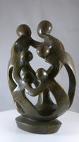 Stenen beeld, 6 personen, 30 cm hoog, familie, glad afgewerkt